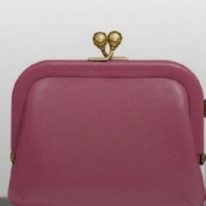 COACH Kisslock Coin Purse - Brass/Dusty Pink - Like New - RARE FIND!